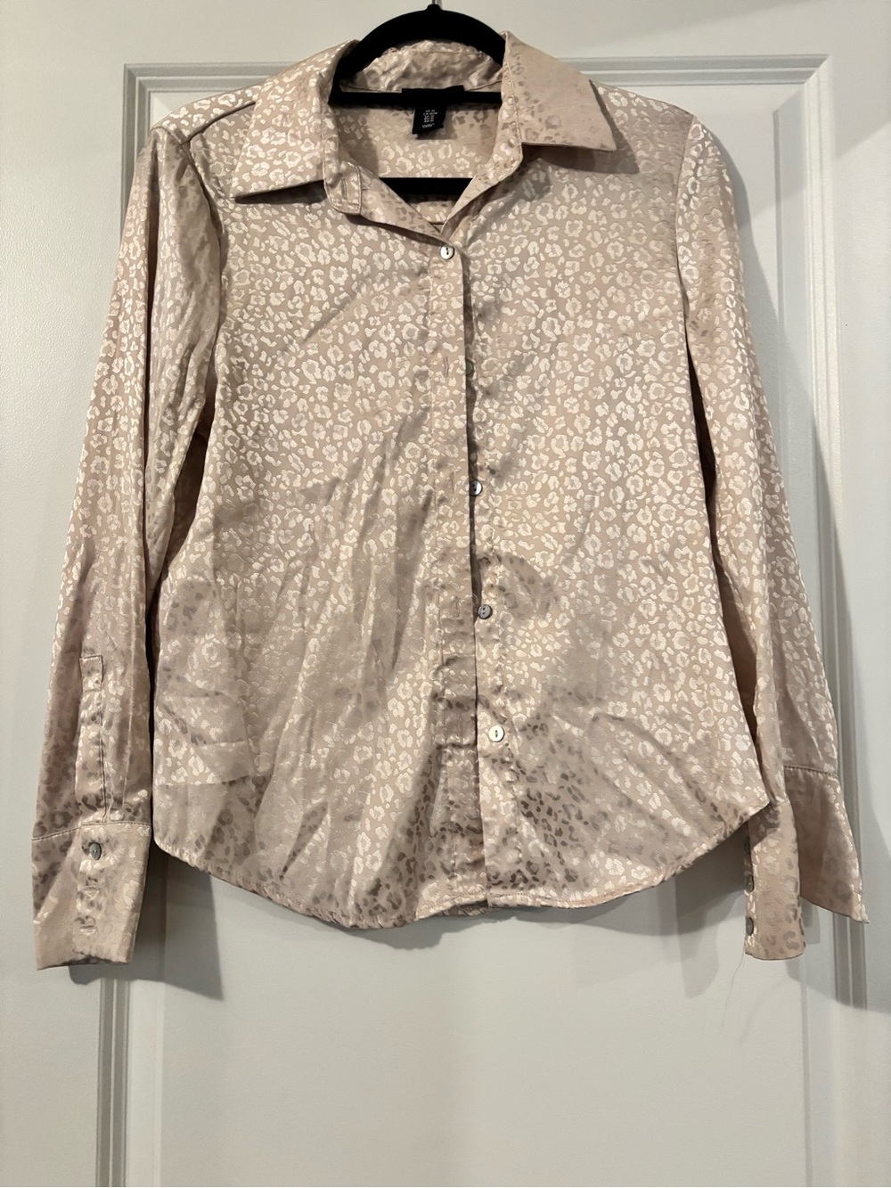 Sincerely Jules Blush Satin Leopard Jacquard Shirt